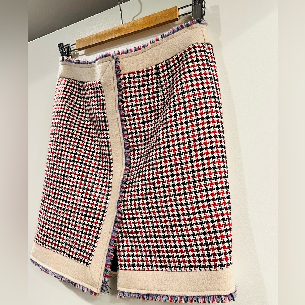 Vintage Balenciaga wool mini skirt in perfect condition size 36 - Picture 4 of 10